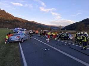 Mehr über den Artikel erfahren T VU 3 – Schwerer Verkehrsunfall in St. Georgen/Straßburg – 28.10.2025